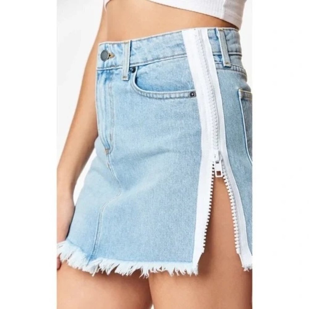 Women's Size 26 Carmar Estella Colin Skirt Jean Denim Side Zip Zipper